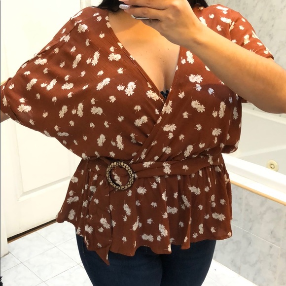 #49 Last 1! BROWN FLORAL PEPLUM BELTED TOP - Picture 3 of 4